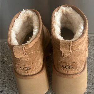 NEW UGG Chestnut Suede Ankle Boots with Plush Lining